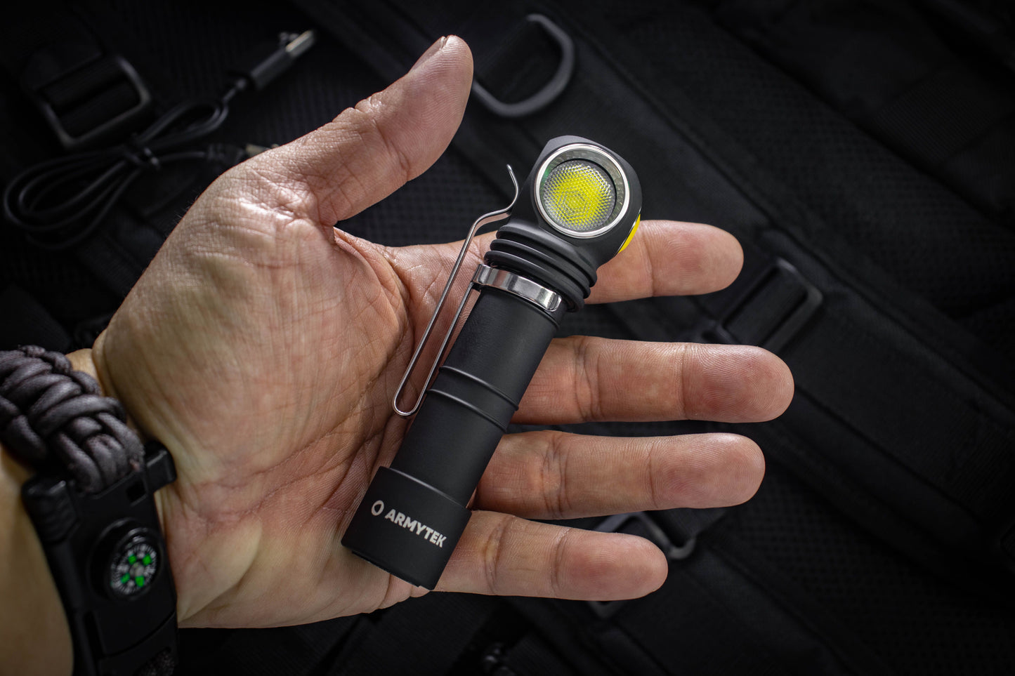 Armytek Wizard C2 Magnet USB Kaltweiß / Warmweiß