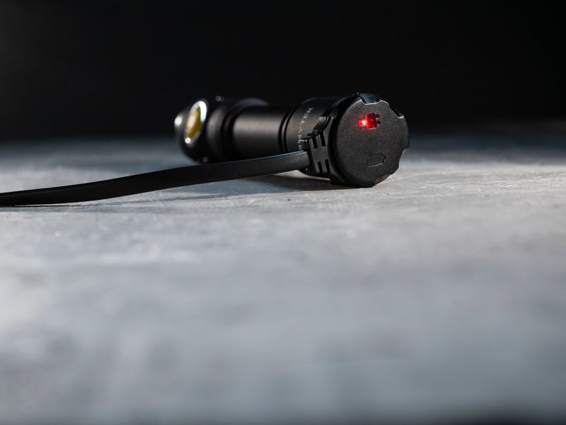 Armytek Prime C2 Pro Magnet USB Kaltweiß / Warmweiß