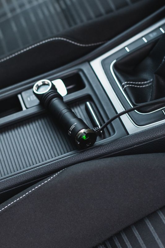 Armytek Wizard C2 WG Magnet USB Warmweiß / Kaltweiß + Grün