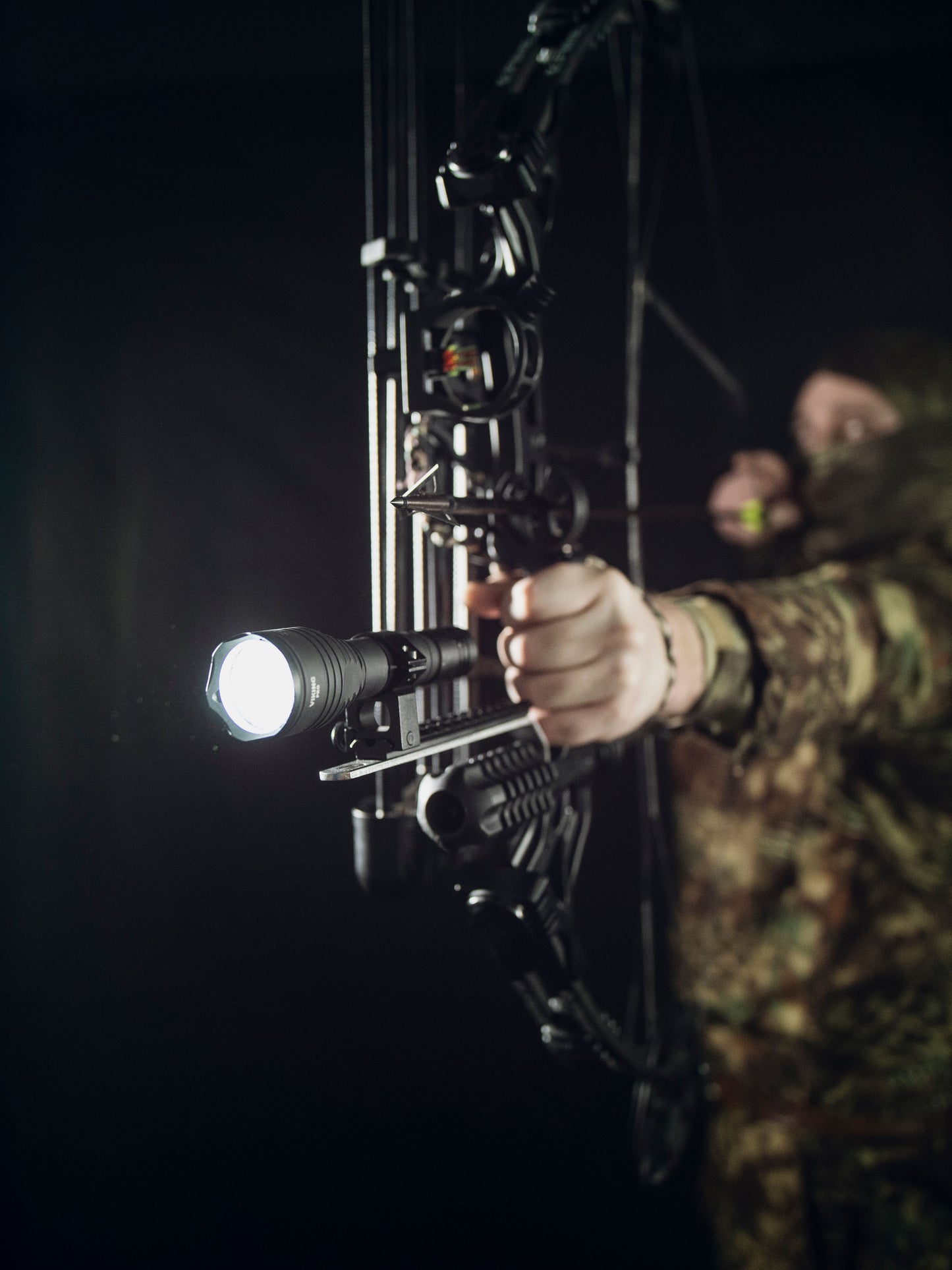 Armytek Viking Pro Magnet USB Kaltweiß / Warmweiß