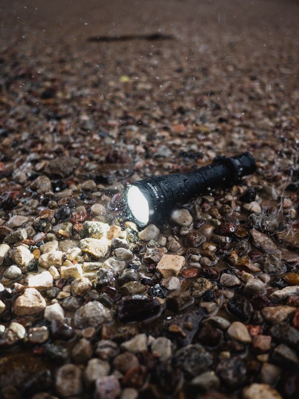 Armytek Predator Pro Magnet USB Kaltweiß / Warmweiß