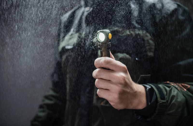 Armytek Wizard C2 Pro Magnet USB Olive Kaltweiß