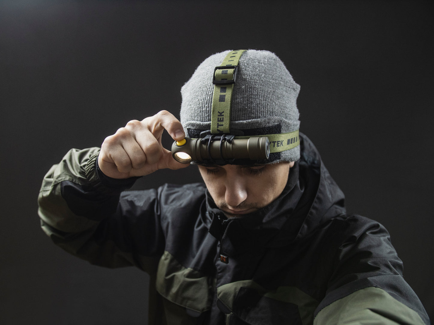 Armytek Wizard C2 Pro Max Magnet USB Olive Kaltweiß