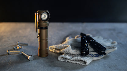 Armytek Wizard C2 Pro Max Magnet USB Sand Kaltweiß