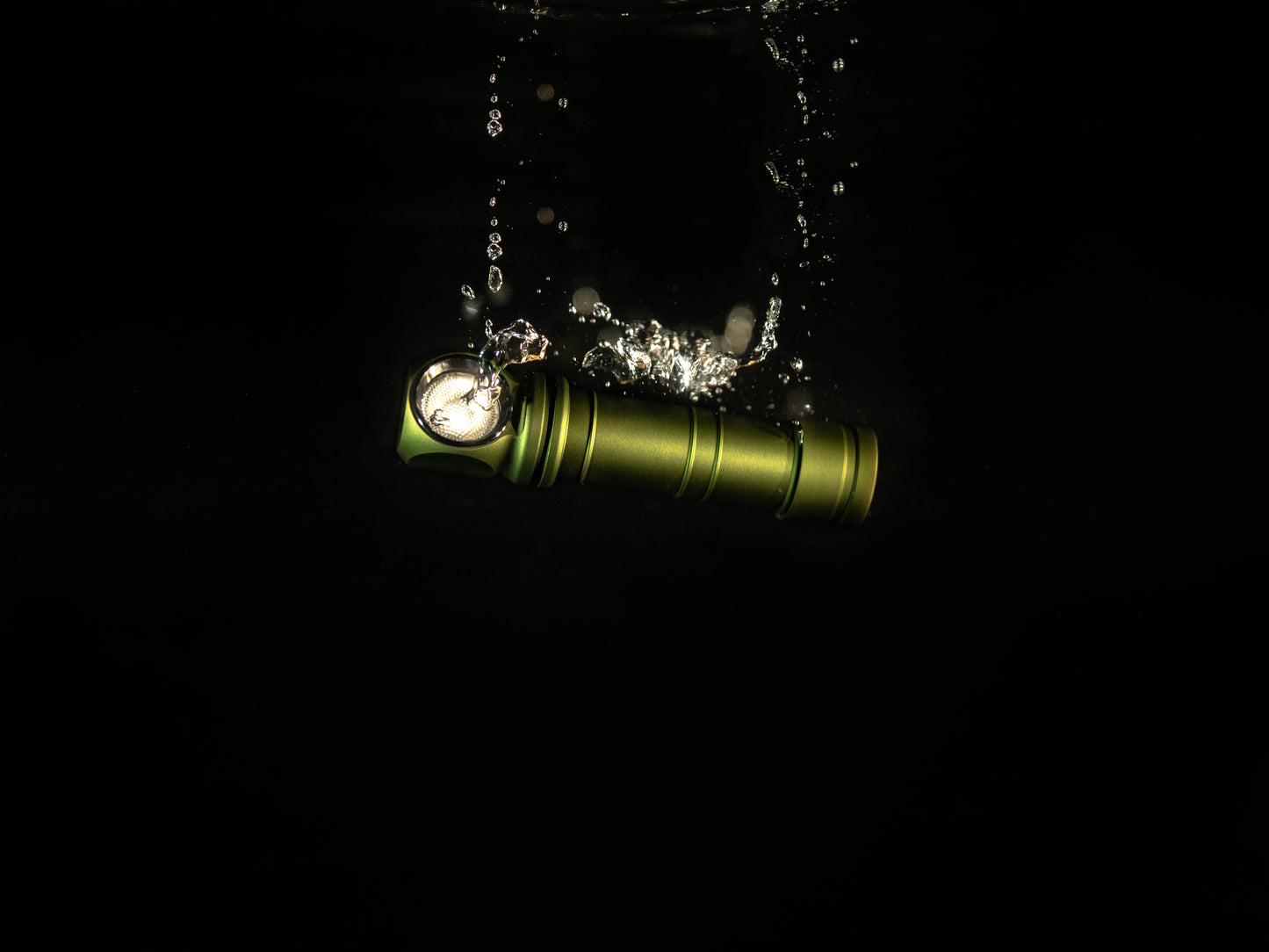 Armytek Wizard C2 Pro Max Magnet USB Olive Kaltweiß